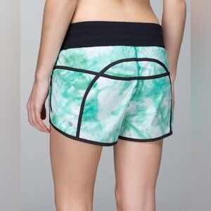 Lululemon Tracker Short II 2-Way Stretch